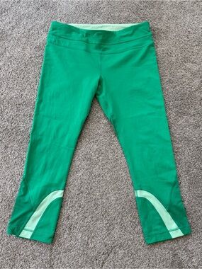 Lululemon green capri leggings
